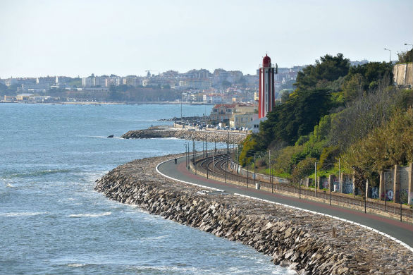 Oeiras aprova descida de impostos no concelho